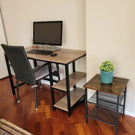 Messe Und Ferienapartment, 90 Qm, 2 Schlafzimmer, 1-4 Gaeste Lejlighed *