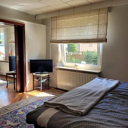 Messe Und Ferienapartment, 90 Qm, 2 Schlafzimmer, 1-4 Gaeste Lägenhet