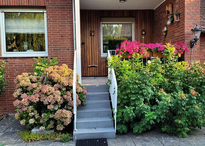 Messe Und Ferienapartment, 90 Qm, 2 Schlafzimmer, 1-4 Gäste Apartment *