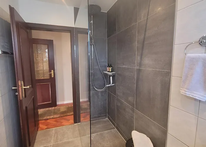 Messe Und Ferienapartment, 90 Qm, 2 Schlafzimmer, 1-4 Gäste Duisburg