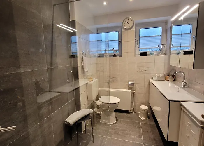 Messe Und Ferienapartment, 90 Qm, 2 Schlafzimmer, 1-4 Gäste *